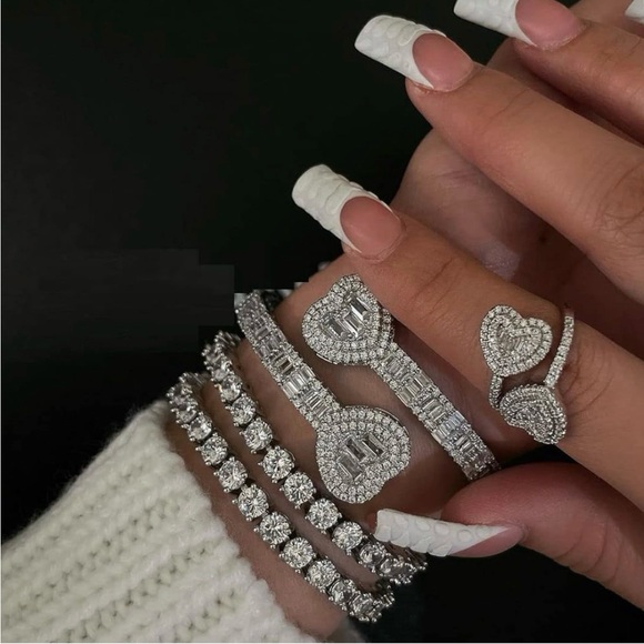 Iced Out Heart Adjustable Ring 💍 - Picture 3 of 4